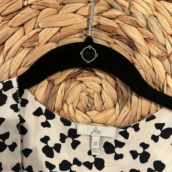 Joie Scalloped Edge Silk Tank - Picture 6 of 6